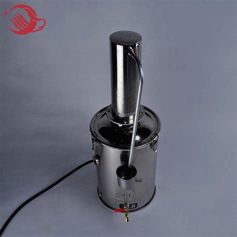 Electric stainless steel water distiller