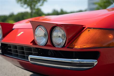 Ferrari 365 GTB/4 — BOND GROUP