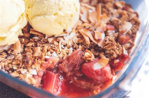 Apple and Rhubarb Oaty Crumble - Simple Home Cooked Recipes