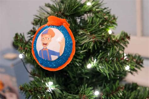 DIY Glittery Blippi Christmas Ornament (Your Little Kids Will Love it!) – The Crazy Outdoor Mama