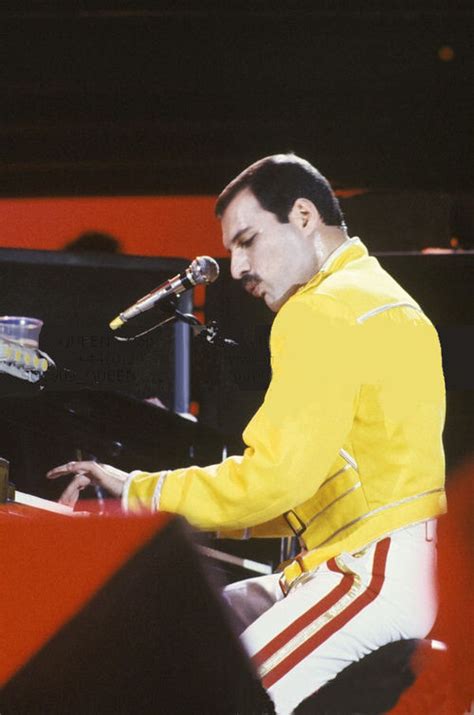 King Mercury! - Freddie Mercury Photo (10921051) - Fanpop