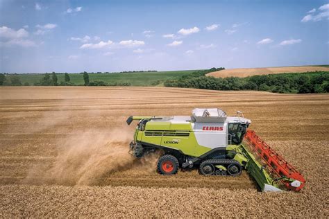 Claas launches new Lexion combine for harvest 2016