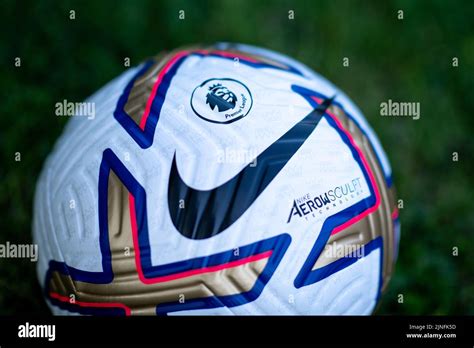 2022 23 nike flight premier league ball hi-res stock photography and images - Alamy