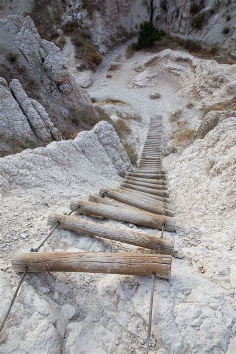 How to Hike the Notch Trail in Badlands National Park – Earth Trekkers