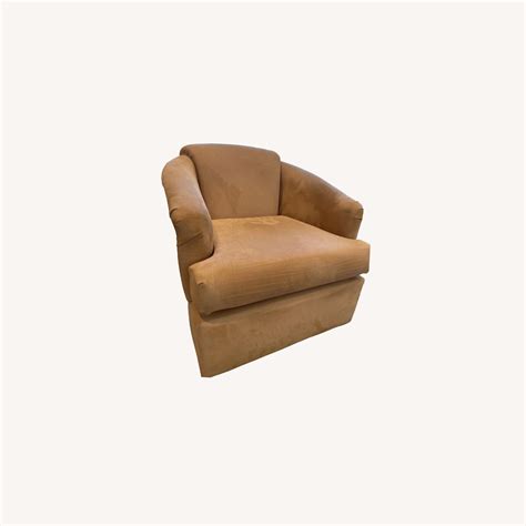 Raymour & Flanigan Swivel Club Chair - AptDeco