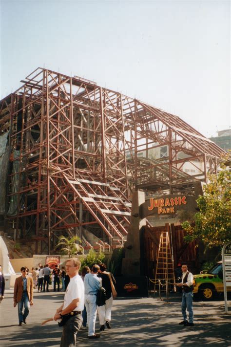 the studiotour.com - Jurassic Park: The Ride - Universal Studios Hollywood