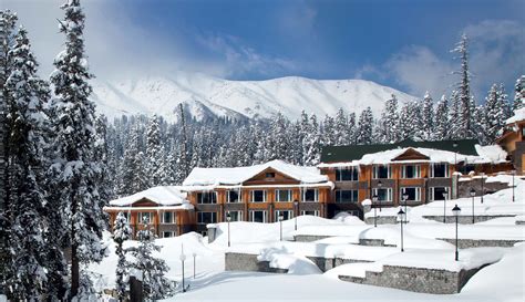 These Stunning Photographs Show How Kashmir Turns Into A Snowy Wonderland During Winters