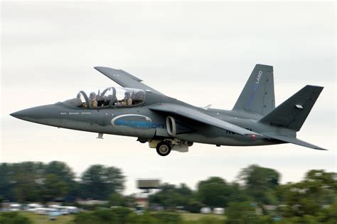 Textron AirLand Scorpion Specification & Technical Data | - Defence ...