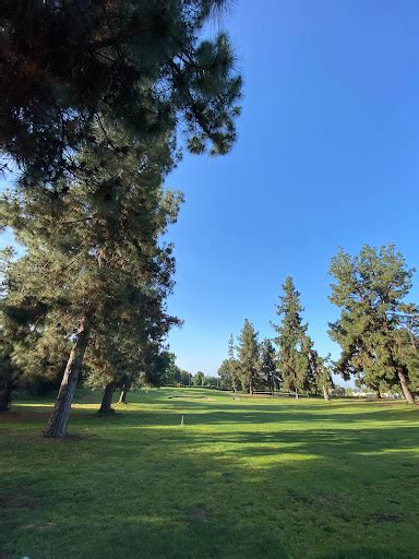 Golf Course «Eaton Canyon Golf Course», reviews and photos, 1150 Sierra ...