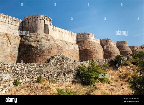 Kumbhalgarh fort wall, Rajasthan, India Stock Photo - Alamy