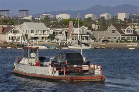 Lexus rolls off Balboa Island Ferry, gets submerged – Orange County ...