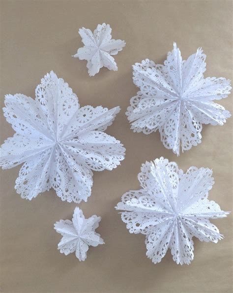 Paper Doily Crafts Doily Snowflake Stars Artbar ⋆ crafttel.com | Paper doily crafts, Doilies ...