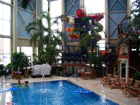 Indoor pool area - Picture of L'hotel Quebec, Quebec City - TripAdvisor