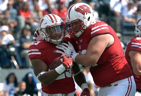 Wisconsin Football: 5 Badgers earn helmet stickers in Week 6