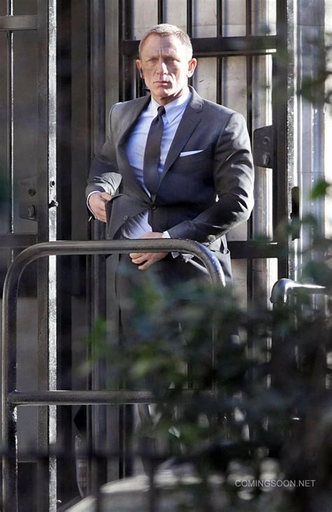 New SKYFALL Set Photos Featuring Daniel Craig as James Bond in Action ...