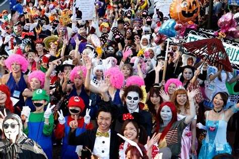 Japan Takes Halloween To A Whole New Level With A Parade (16 pics)