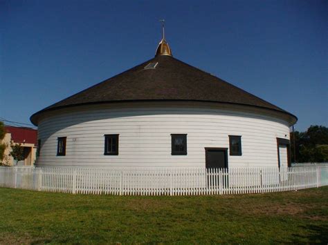 Round Barn | Barns sheds, Barn construction, Old barns