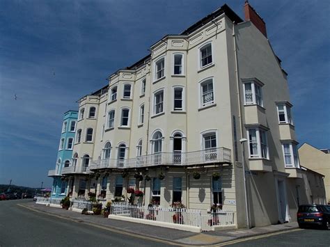 Giltar Hotel, Tenby © Jaggery :: Geograph Britain and Ireland