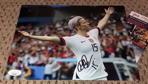 Megan Rapinoe Autographed Signed 8X10 Photo JSA Autograph Usa Soccer Uswnt Women Reign