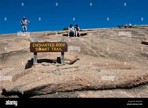 Enchanted rock summit trail hi-res stock photography and images - Alamy