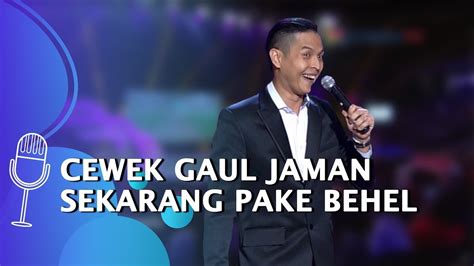 Stand Up Comedy - Ernest Prakasa : Cewek Gaul itu 3B Berponi, punya BB, dan pake Behel - YouTube