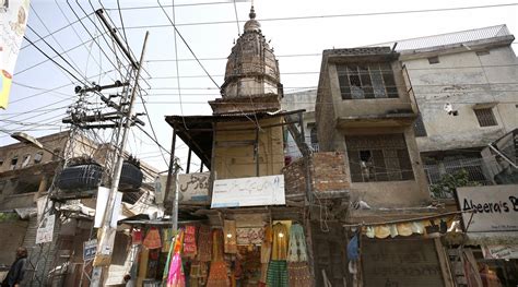 Pakistan: Over 100-yr-old Hindu temple in Rawalpindi attacked by ...