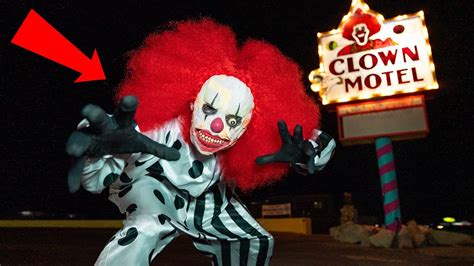 Terrifying CLOWN Encounter at Haunted Clown Motel (OVERNIGHT) - YouTube