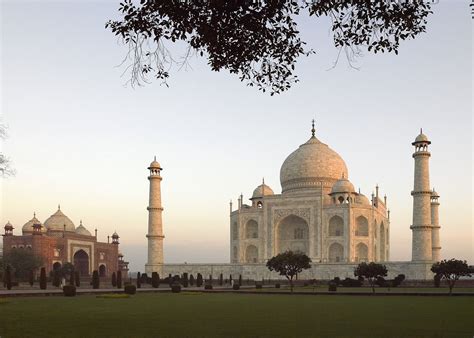 Taj Mahal at Sunrise, India | Audley Travel UK