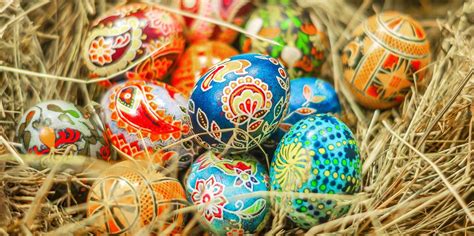 Ukrainian Pysanky Eggs, Explained - How to Make Pysanky Eggs