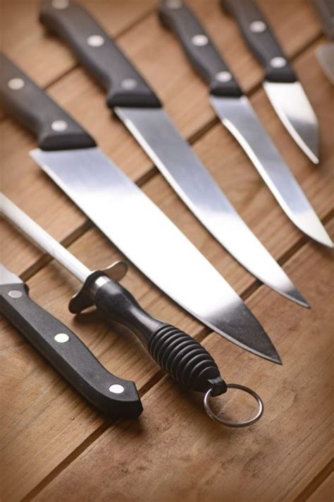 Dalstrong vs Wusthof: Comparing Knife Manufactuers in 2023- MomDot