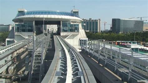 Maglev train at Incheon Airport - YouTube