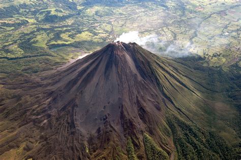 Arenal Volcano - Gallery | eBaum's World