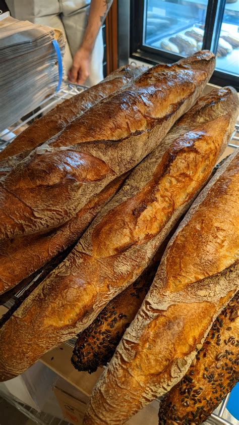 Tonton Bread - 100 Fitzroy St, Surry Hills NSW 2010, Australia