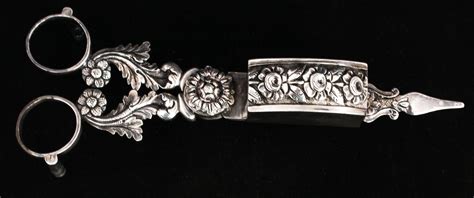 Lot Detail - VICTORIAN SILVER PLATE CANDLE SNUFFER