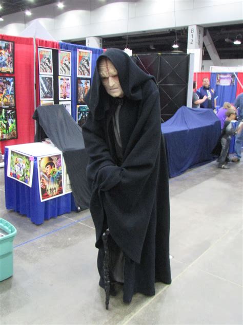 Emperor Palpatine cosplay | Cosplay, Emperor palpatine, Fashion