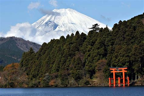 Small Group Tours & Luxury Holidays inc. Hakone & Lake Ashi | TransIndus