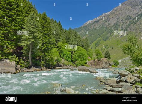 Indus river valley in Kashmir Stock Photo - Alamy