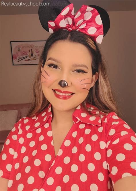 Minnie Mouse Nose Makeup