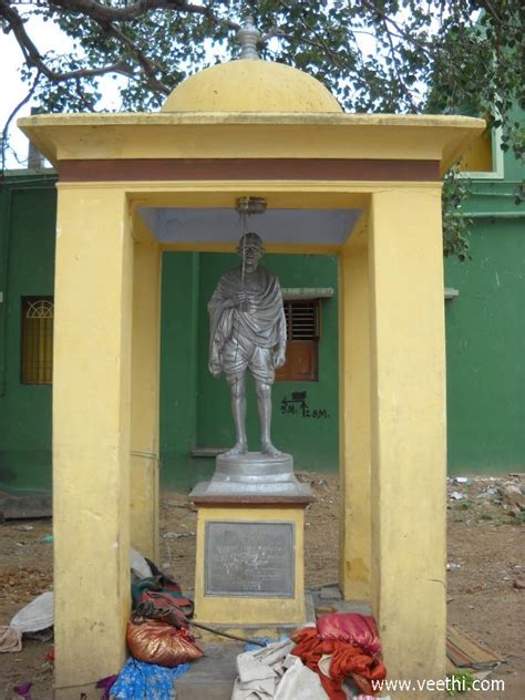 Mahatma Gandhi statue at Kolathur - Chennai | Veethi