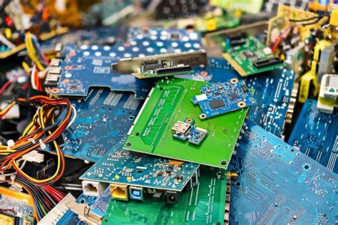 What Is E-Waste Recycling and How Is it Done? | Earth.Org