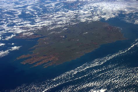 ESA - ESA fosters space-based prosperity in Ireland