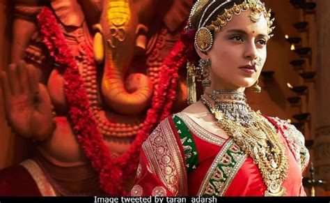 Manikarnika Poster: Kangana Ranaut As The Queen Of Jhansi Commands ...