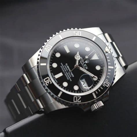 What’s a Watch Bezel? Different Types and How to Use Them - Next Level ...