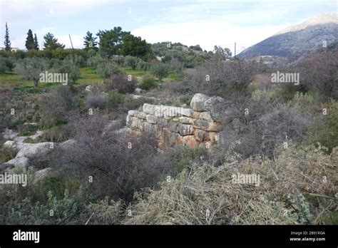 Arkadiko Bridge Mycenaean Bridge Stock Photo - Alamy