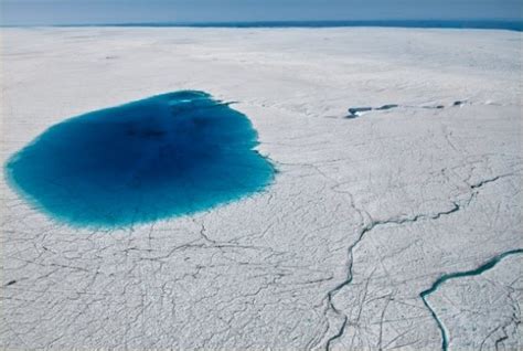 Meltwater lake and streams on the Greenland Ice - Photorator