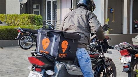 Ordering From Swiggy Gets Costlier By Rs 2. Users React On Twitter ...