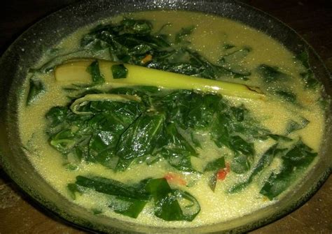 Resep Sayur Daun Singkong Kuah Santan oleh Septiani N. Effendi - Cookpad