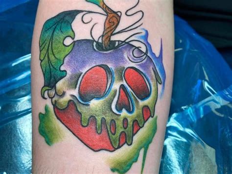 Poison apple tattoo | Apple tattoo, Tattoos, Skull tattoo