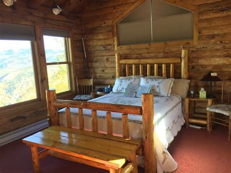 Master suite, Authentic Log cabin, Evergreen - Bed and breakfasts for ...