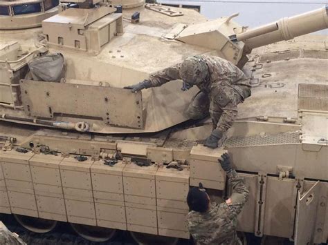 Iconic Abrams tank gets a high-tech upgrade - CNET